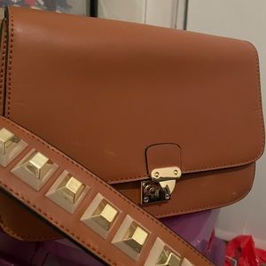 🌹 S O L D 🌹 Natural cross-body purse